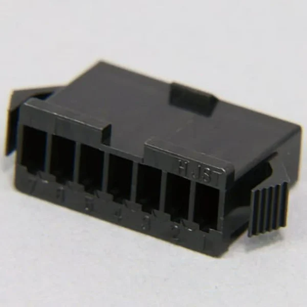TYCLON Intermediate Connection Connector SM Series Plug Housing > SMP-07V-BC